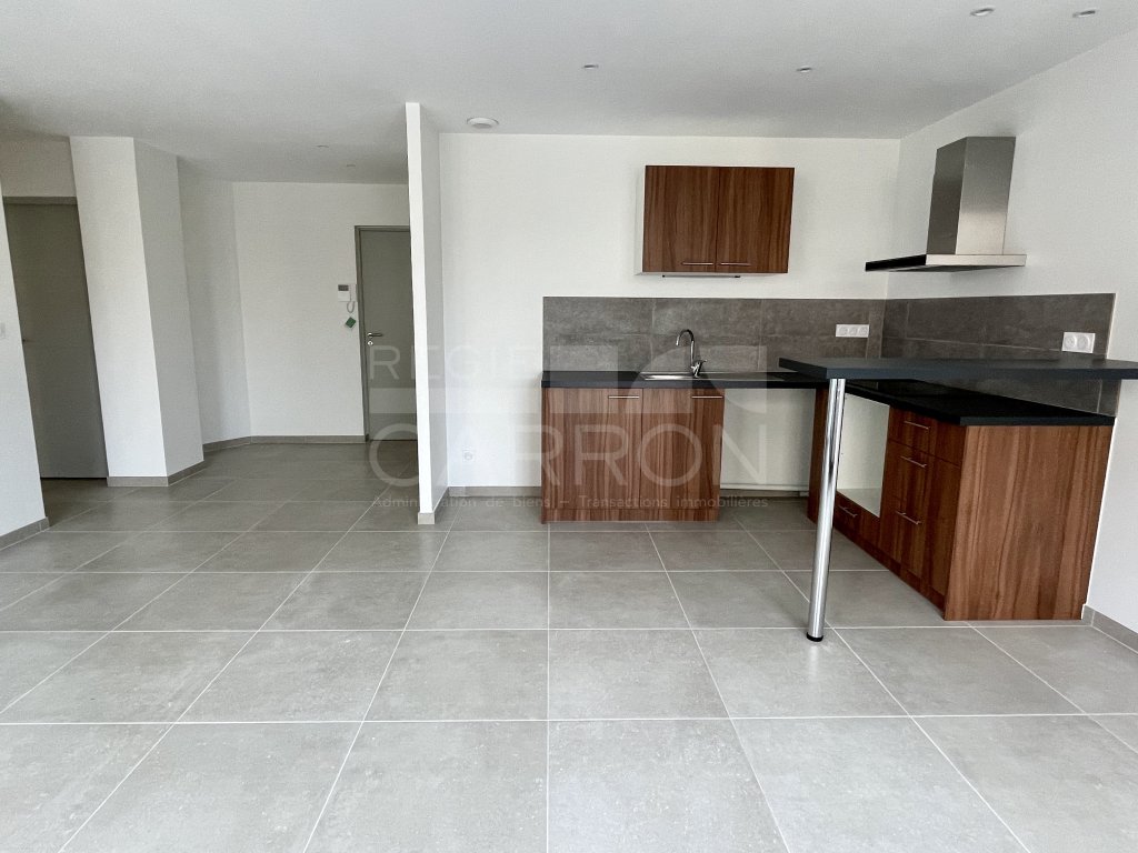 APPARTEMENT T3 A LOUER - LYON 2EME ARRONDISSEMENT Htel Dieu - 66.67 m2 - 1388€ charges comprises par mois