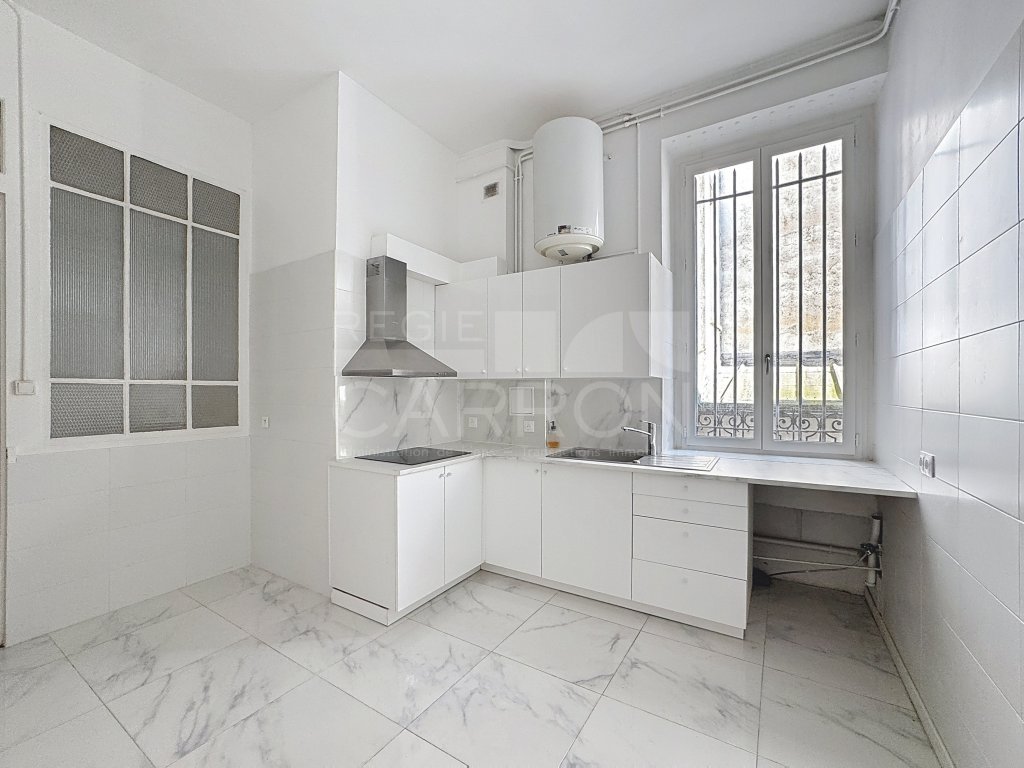 APPARTEMENT T3 A LOUER - LYON 2EME ARRONDISSEMENT - 117.94 m2 - 1�575�&euro; charges comprises par mois