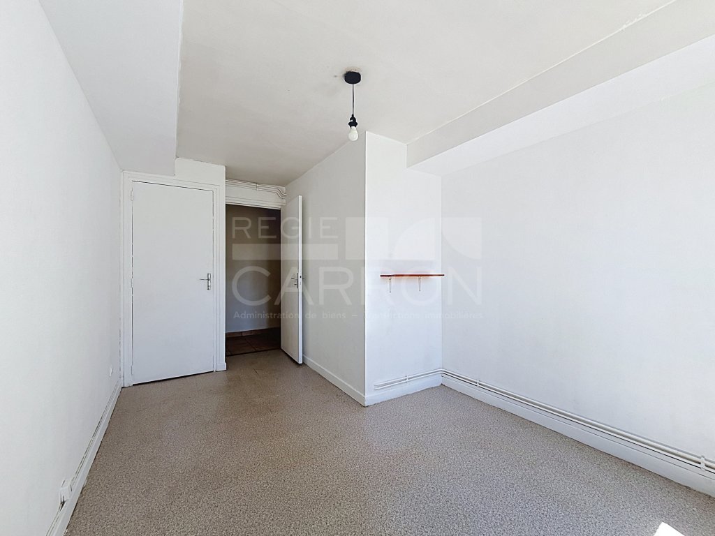 APPARTEMENT T3 A LOUER - LYON 2EME ARRONDISSEMENT - 82.71 m2 - 1 223 &euro; charges comprises par mois