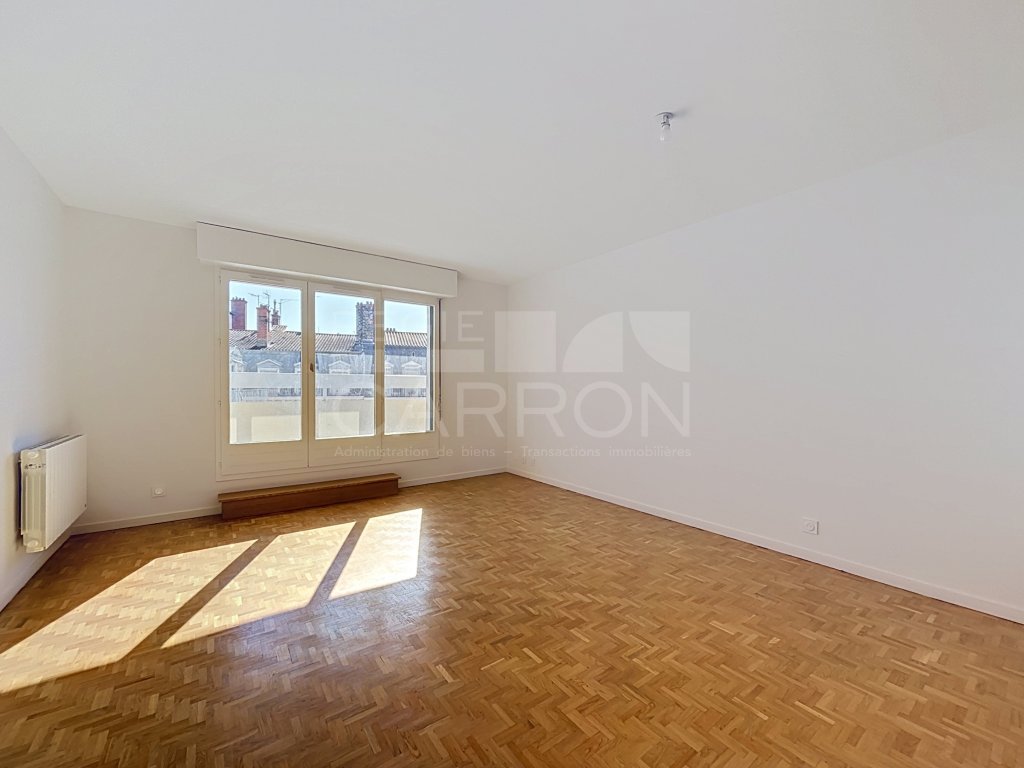APPARTEMENT T3 A LOUER - LYON 2EME ARRONDISSEMENT - 66.29 m2 - 1 380 &euro; charges comprises par mois