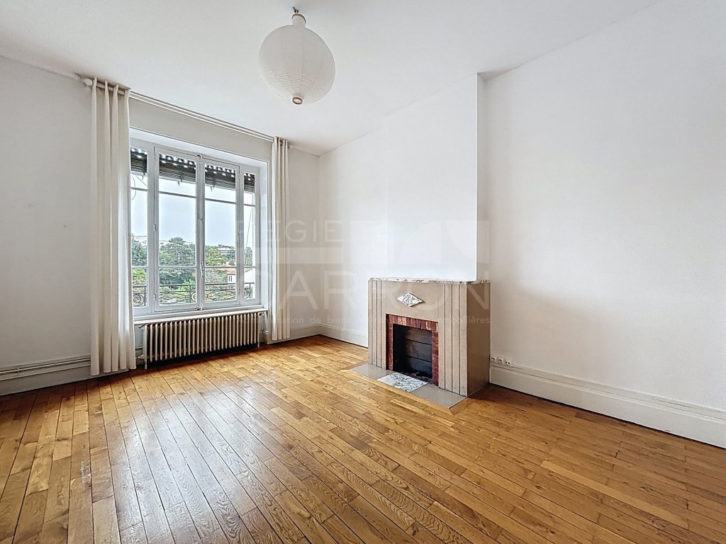 APPARTEMENT T3 A LOUER - LYON 3EME ARRONDISSEMENT - 93.27 m2 - 1166€ charges comprises par mois