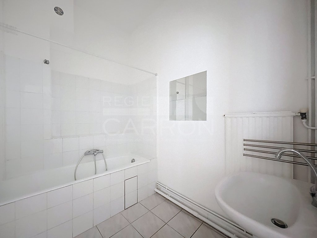 APPARTEMENT T3 A LOUER - LYON 3EME ARRONDISSEMENT - 93.27 m2 - 1166€ charges comprises par mois