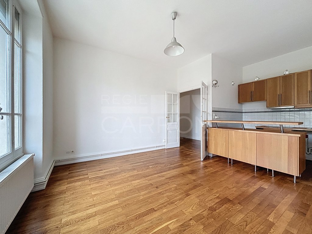 APPARTEMENT T3 A LOUER - LYON 3EME ARRONDISSEMENT - 75.51 m2 - 1101€ charges comprises par mois