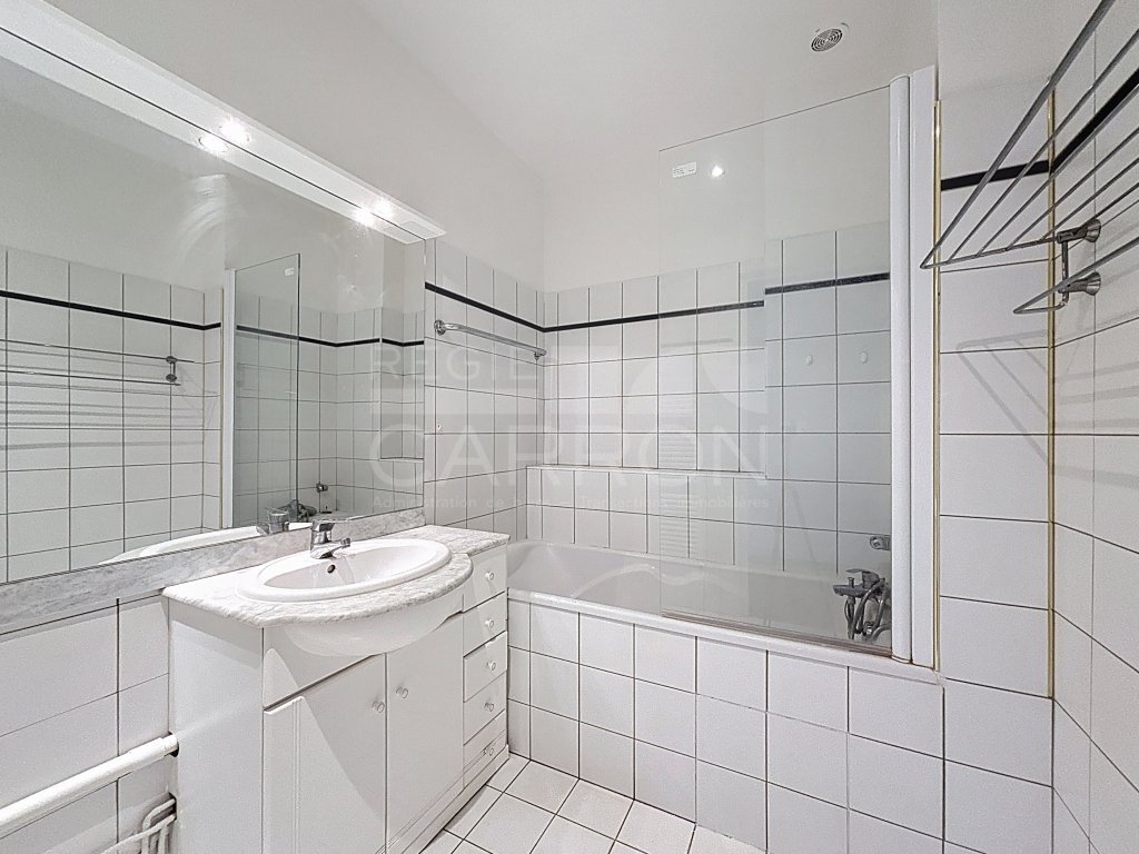 APPARTEMENT T3 A LOUER - LYON 3EME ARRONDISSEMENT - 75.51 m2 - 1101€ charges comprises par mois