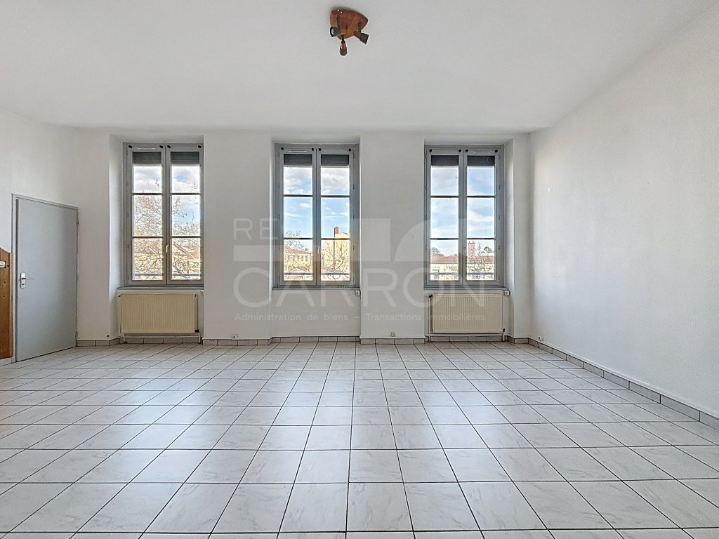 APPARTEMENT T3 A LOUER - LYON 4EME ARRONDISSEMENT - 77.68 m2 - 1�065�&euro; charges comprises par mois