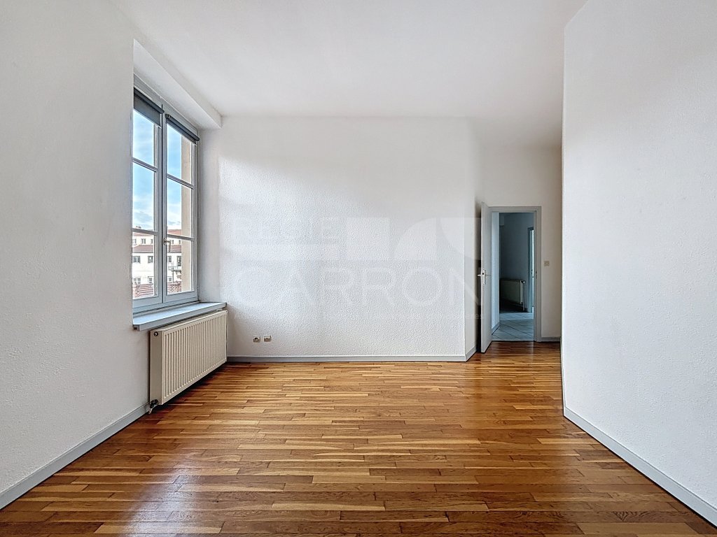 APPARTEMENT T3 A LOUER - LYON 4EME ARRONDISSEMENT - 77.68 m2 - 1�065�&euro; charges comprises par mois