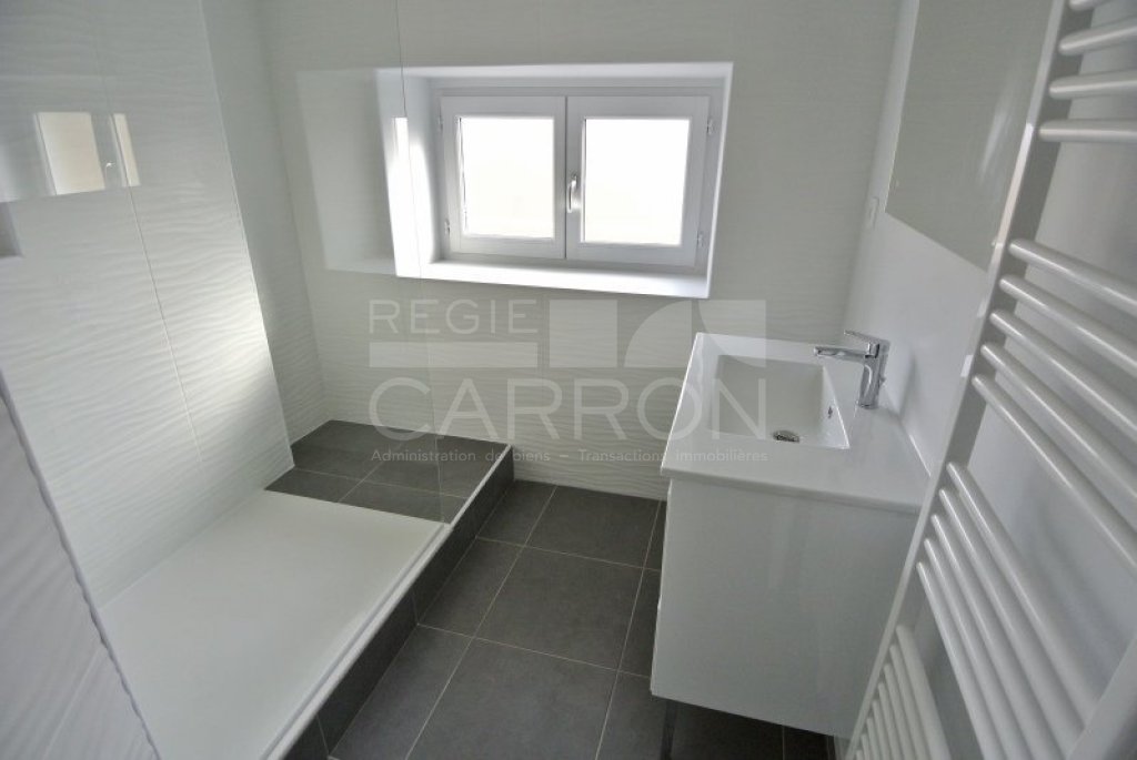 APPARTEMENT T3 A LOUER - LYON 4EME ARRONDISSEMENT - 73.27 m2 - 1 307 &euro; charges comprises par mois