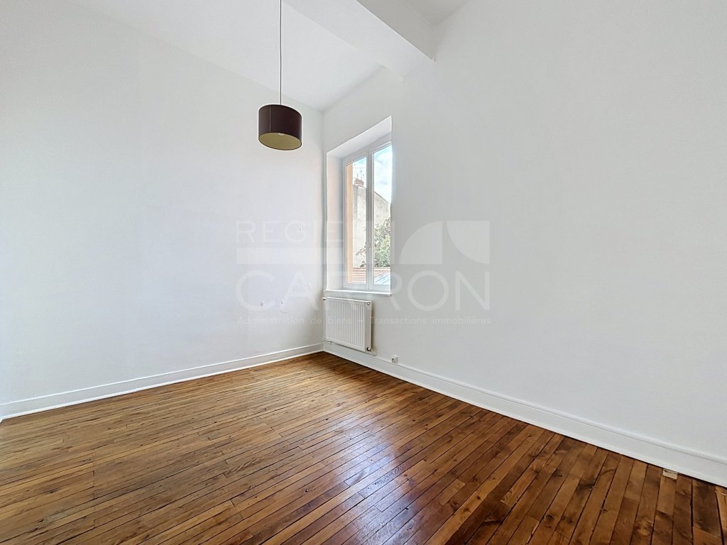 APPARTEMENT T3 A LOUER - LYON 4EME ARRONDISSEMENT - 60.04 m2 - 925 &euro; charges comprises par mois