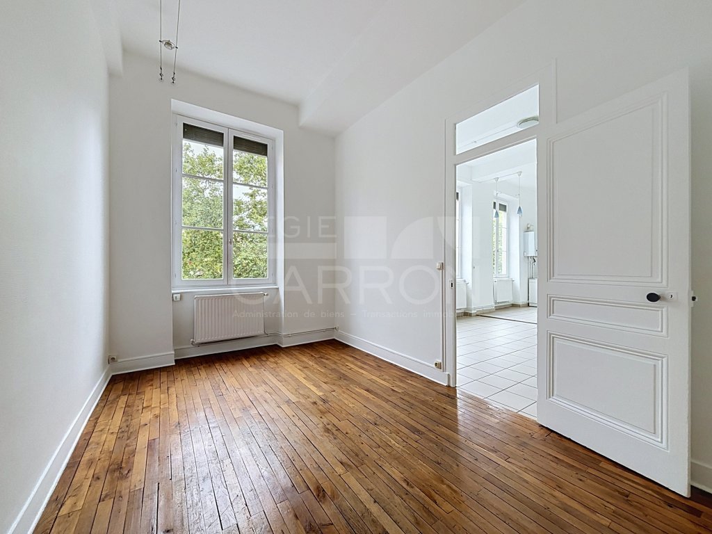 APPARTEMENT T3 A LOUER - LYON 4EME ARRONDISSEMENT - 60.04 m2 - 925 &euro; charges comprises par mois