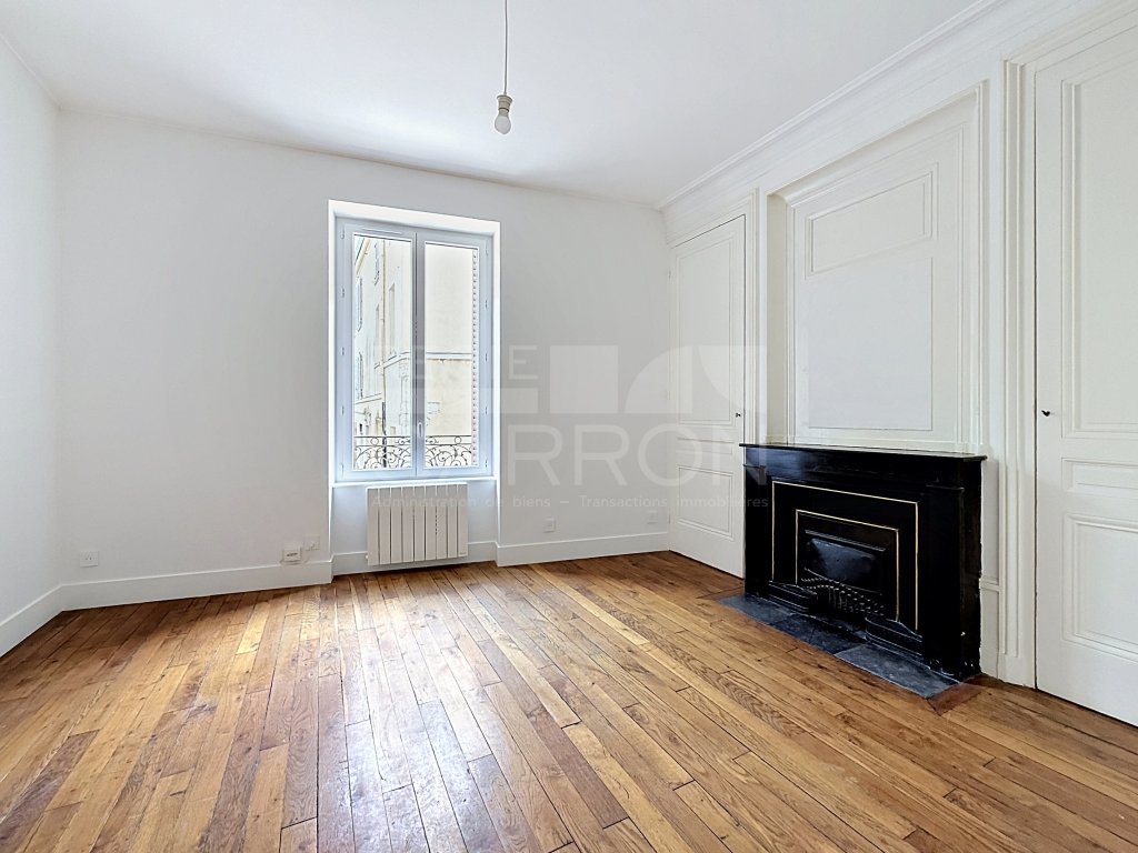 APPARTEMENT T3 A LOUER - LYON 5EME ARRONDISSEMENT - 51.55 m2 - 850 &euro; charges comprises par mois