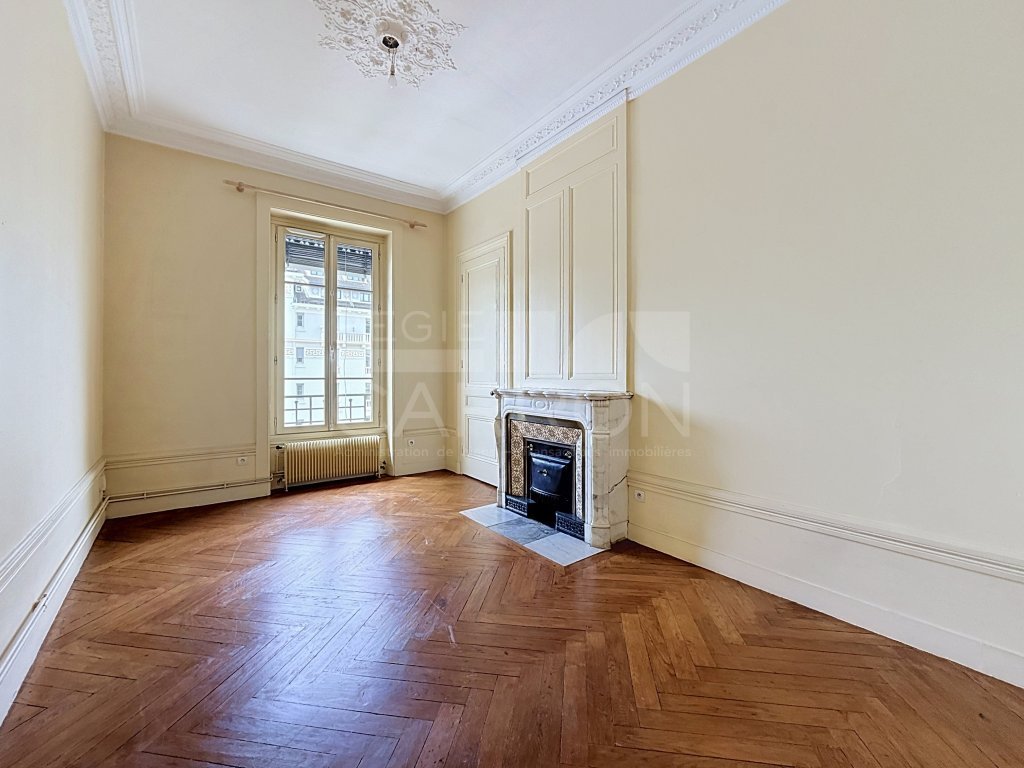 APPARTEMENT T3 A LOUER - LYON 6EME ARRONDISSEMENT - 86.42 m2 - 1 380 &euro; charges comprises par mois