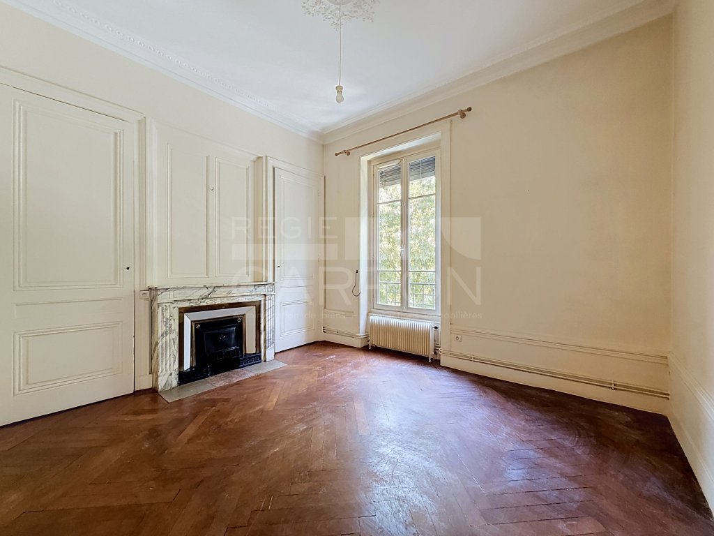APPARTEMENT T3 A LOUER - LYON 6EME ARRONDISSEMENT - 86.42 m2 - 1 380 &euro; charges comprises par mois