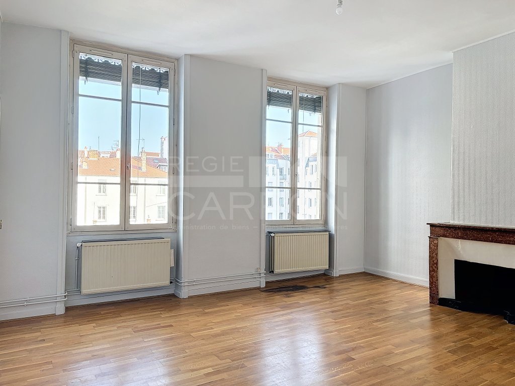 APPARTEMENT T3 A LOUER - LYON 7EME ARRONDISSEMENT - 110.49 m2 - 1411€ charges comprises par mois