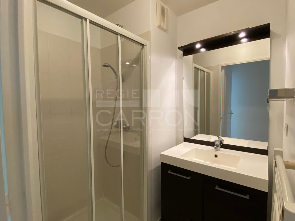 APPARTEMENT T3 A LOUER - LYON 7EME ARRONDISSEMENT - 66.55 m2 - 1066€ charges comprises par mois