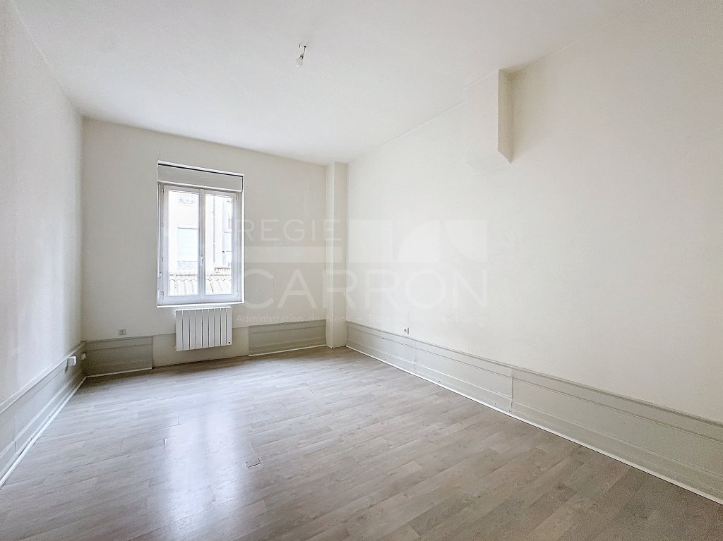 APPARTEMENT T3 A LOUER - LYON 7EME ARRONDISSEMENT - 73.96 m2 - 1�000�&euro; charges comprises par mois