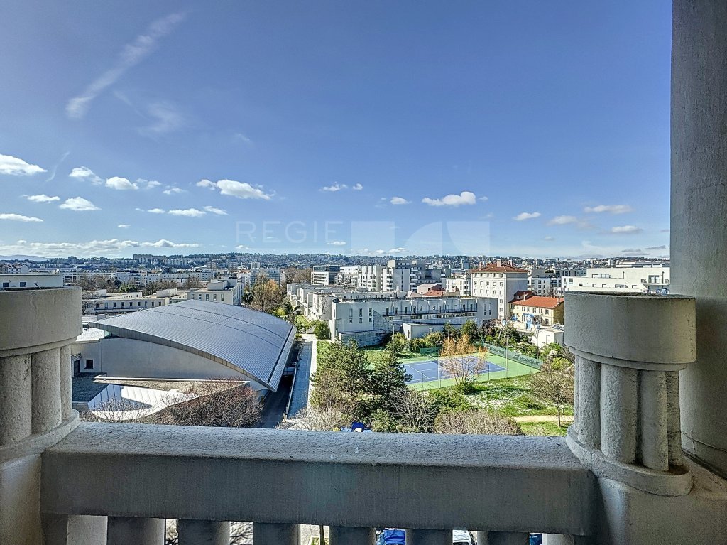APPARTEMENT T3 A LOUER - LYON 7EME ARRONDISSEMENT - 61.78 m2 - 1 230 &euro; charges comprises par mois