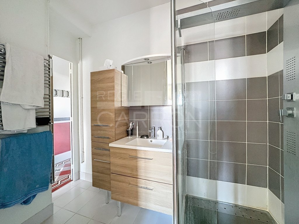 APPARTEMENT T3 A LOUER - LYON 7EME ARRONDISSEMENT - 61.78 m2 - 1 230 &euro; charges comprises par mois