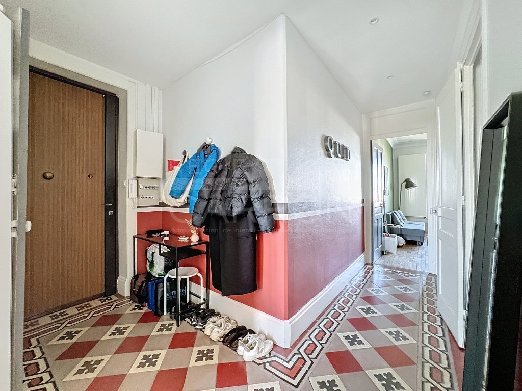 APPARTEMENT T3 A LOUER - LYON 7EME ARRONDISSEMENT - 61.78 m2 - 1 230 &euro; charges comprises par mois