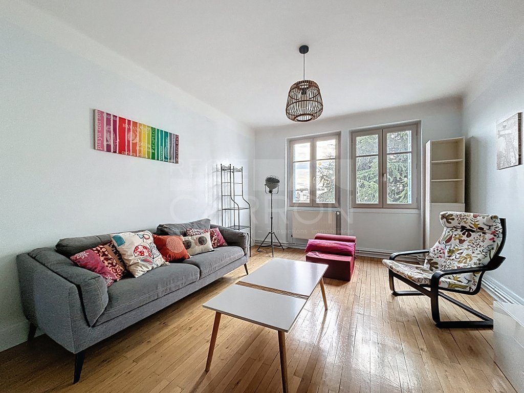 APPARTEMENT T3 A LOUER - LYON 8EME ARRONDISSEMENT - 76.7 m2 - 1�295�&euro; charges comprises par mois