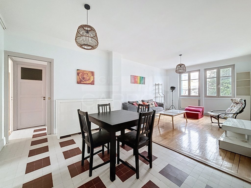 APPARTEMENT T3 A LOUER - LYON 8EME ARRONDISSEMENT - 76.7 m2 - 1�295�&euro; charges comprises par mois