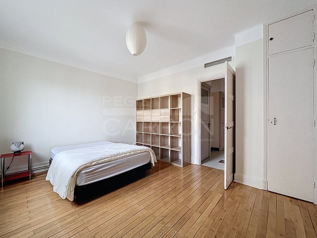 APPARTEMENT T3 A LOUER - LYON 8EME ARRONDISSEMENT - 76.7 m2 - 1�295�&euro; charges comprises par mois