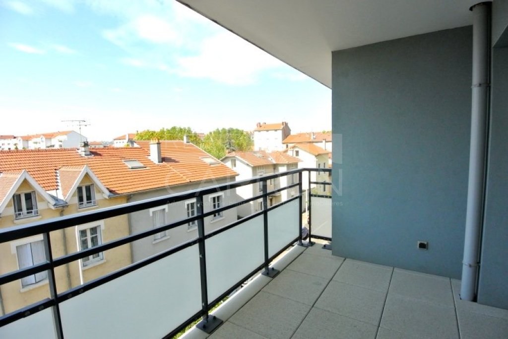 APPARTEMENT T3 A LOUER - LYON 8EME ARRONDISSEMENT - 73.15 m2 - 1 009 &euro; charges comprises par mois
