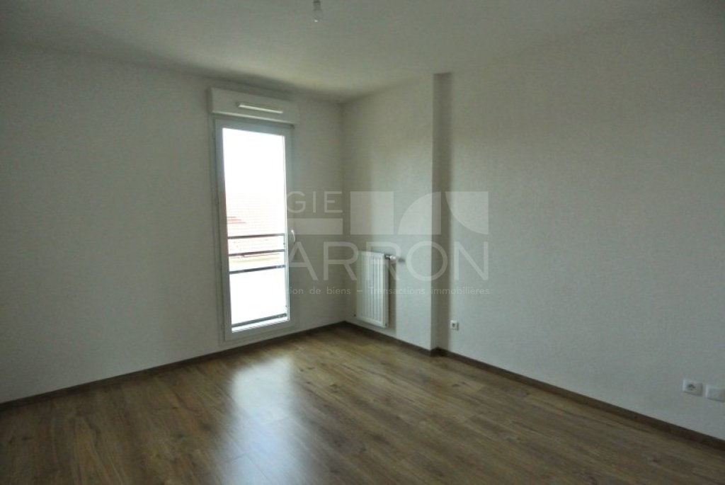 APPARTEMENT T3 A LOUER - LYON 8EME ARRONDISSEMENT - 73.15 m2 - 1 009 &euro; charges comprises par mois
