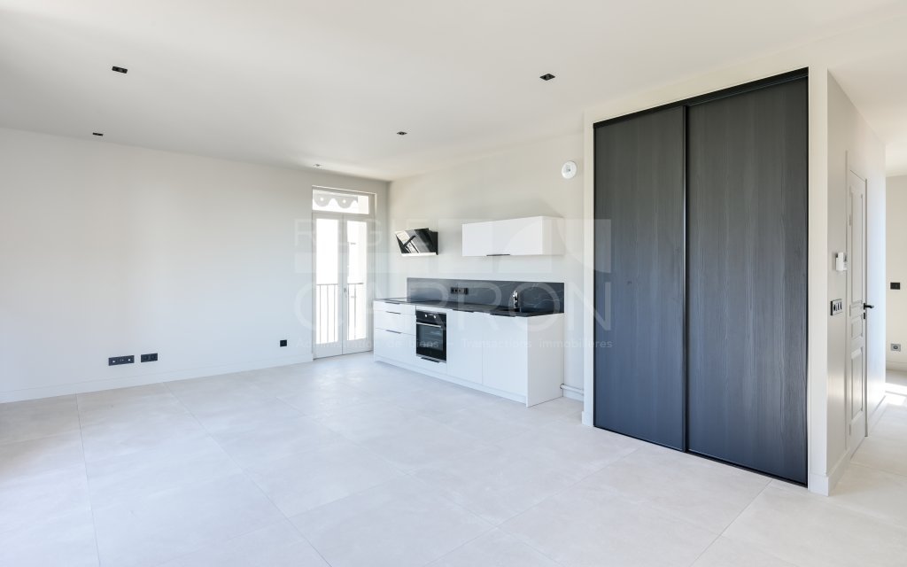 APPARTEMENT T3 A LOUER - ST CYR AU MONT D OR - 73.94 m2 - 1 836 &euro; charges comprises par mois