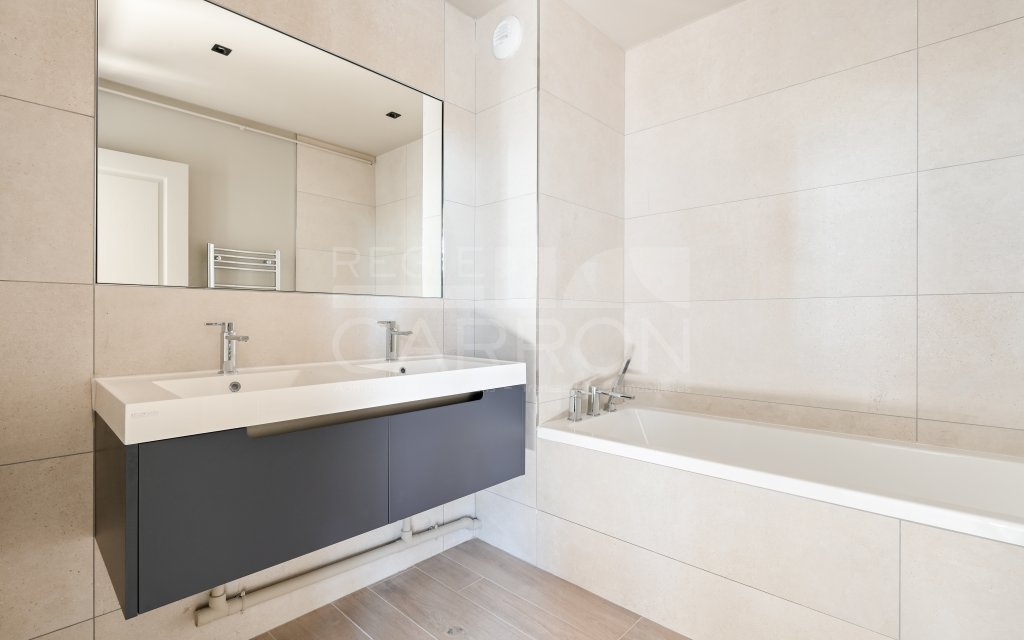 APPARTEMENT T3 A LOUER - ST CYR AU MONT D OR - 73.94 m2 - 1 836 &euro; charges comprises par mois