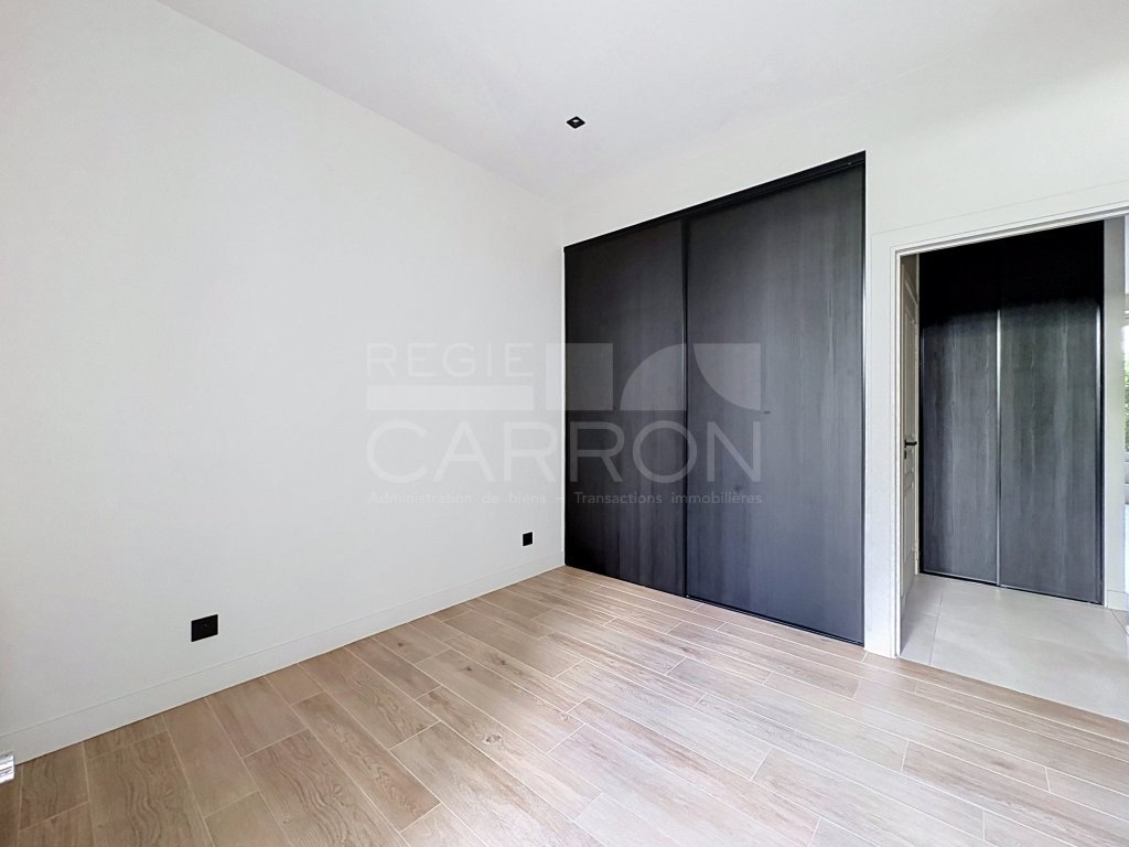 APPARTEMENT T3 A LOUER - ST CYR AU MONT D OR - 62.75 m2 - 1 580 &euro; charges comprises par mois