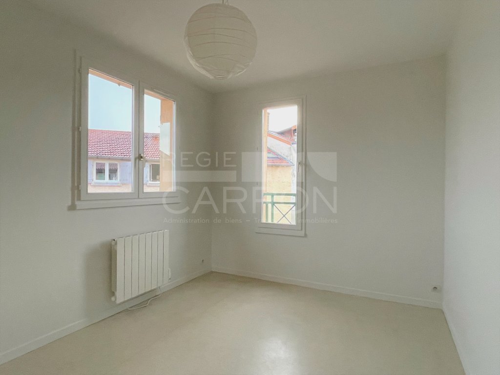 APPARTEMENT T3 A LOUER - ST GENIS LAVAL - 62.95 m2 - 858�&euro; charges comprises par mois