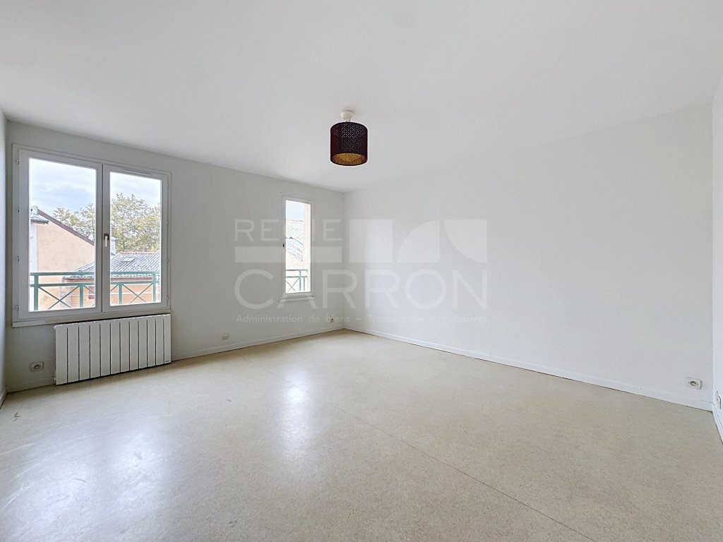 APPARTEMENT T3 A LOUER - ST GENIS LAVAL - 64.7 m2 - 804,19 &euro; charges comprises par mois