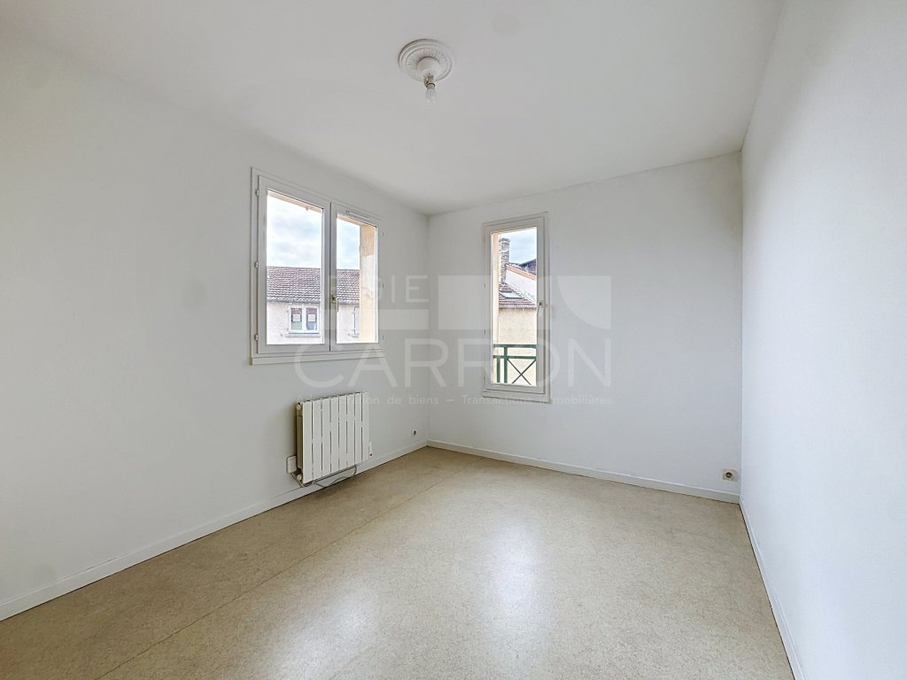 APPARTEMENT T3 A LOUER - ST GENIS LAVAL - 64.7 m2 - 804,19 &euro; charges comprises par mois