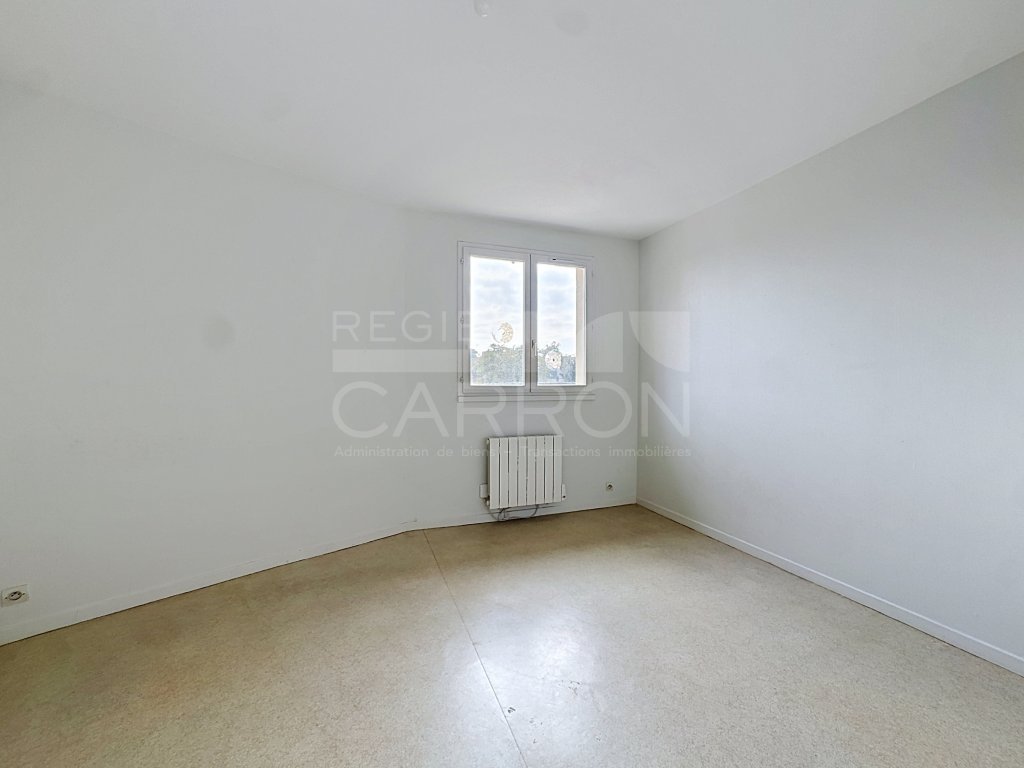 APPARTEMENT T3 A LOUER - ST GENIS LAVAL - 64.7 m2 - 804,19 &euro; charges comprises par mois