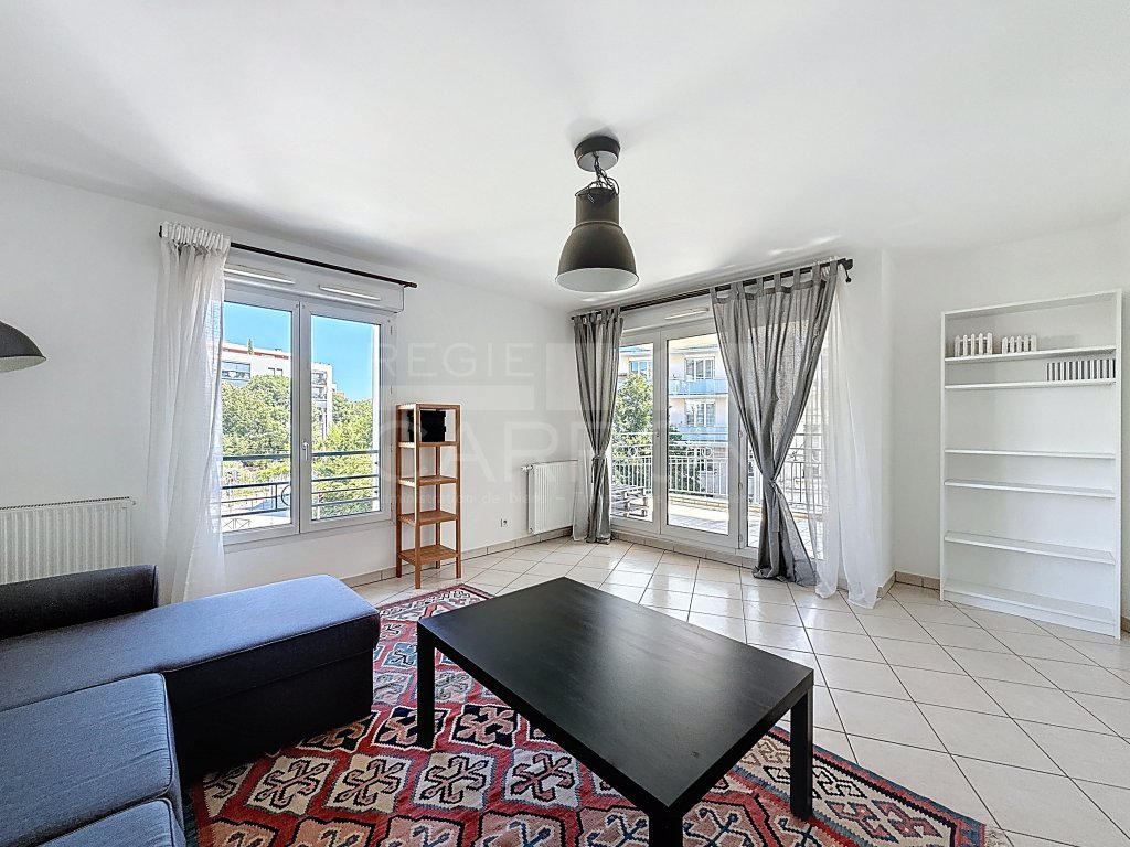 APPARTEMENT T3 A LOUER - VILLEURBANNE - 76.4 m2 - 1005€ charges comprises par mois