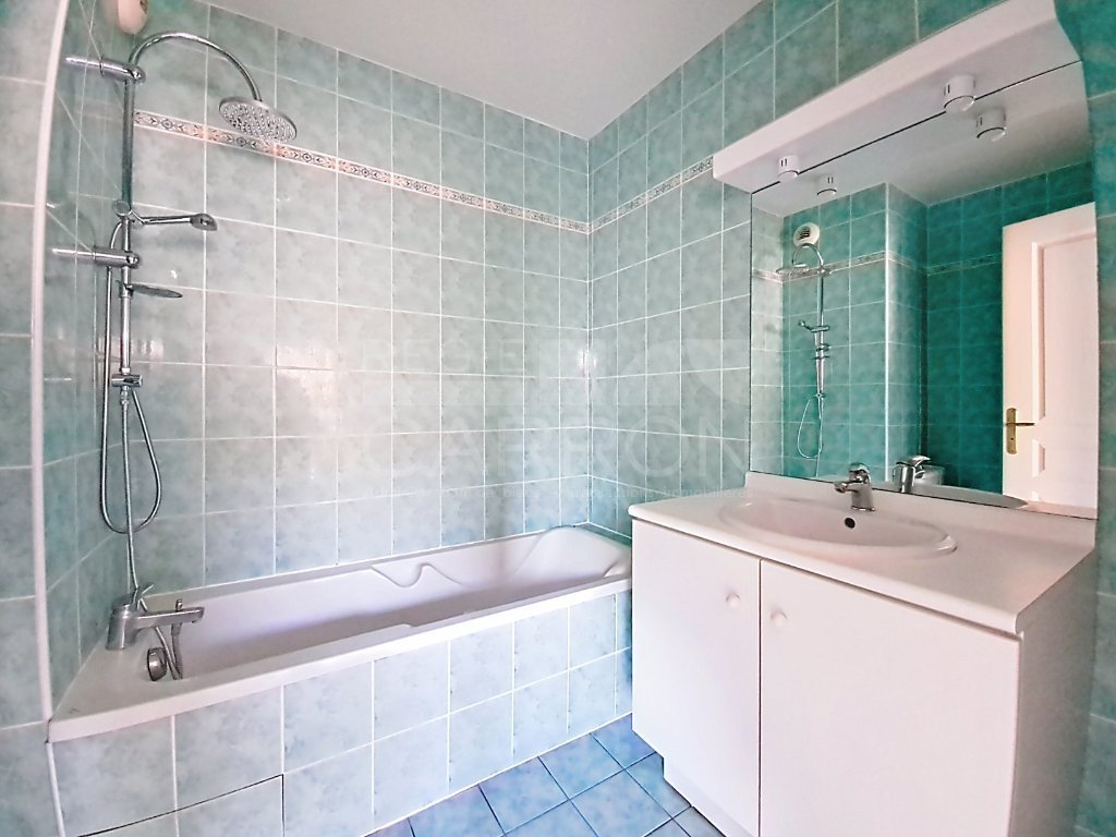 APPARTEMENT T3 A VENDRE - BRON - 73 m2 - 270000€