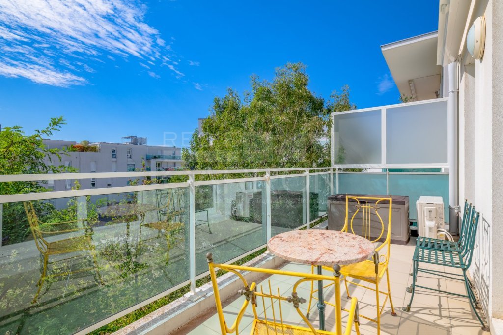 APPARTEMENT T3 A VENDRE - CALUIRE ET CUIRE - 74 m2 - 335 000 &euro;