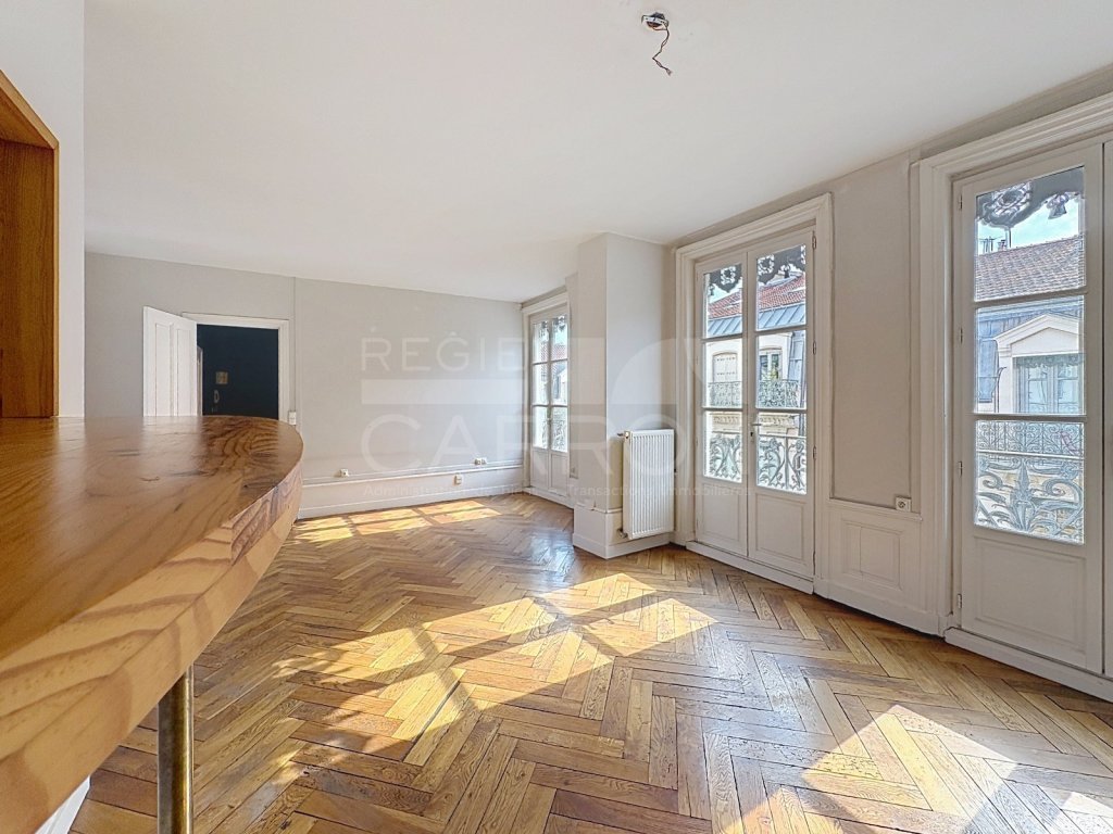 APPARTEMENT T3 A VENDRE - LYON 2EME ARRONDISSEMENT - 57 m2 - 345 000 &euro;