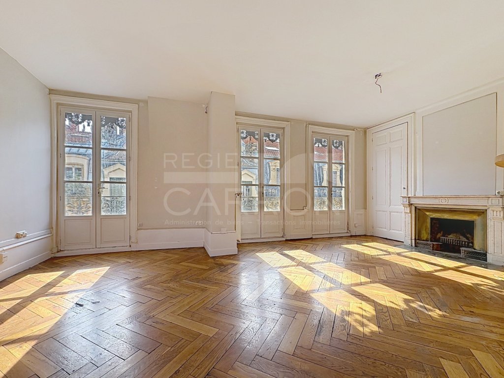 APPARTEMENT T3 A VENDRE - LYON 2EME ARRONDISSEMENT - 57 m2 - 345 000 &euro;