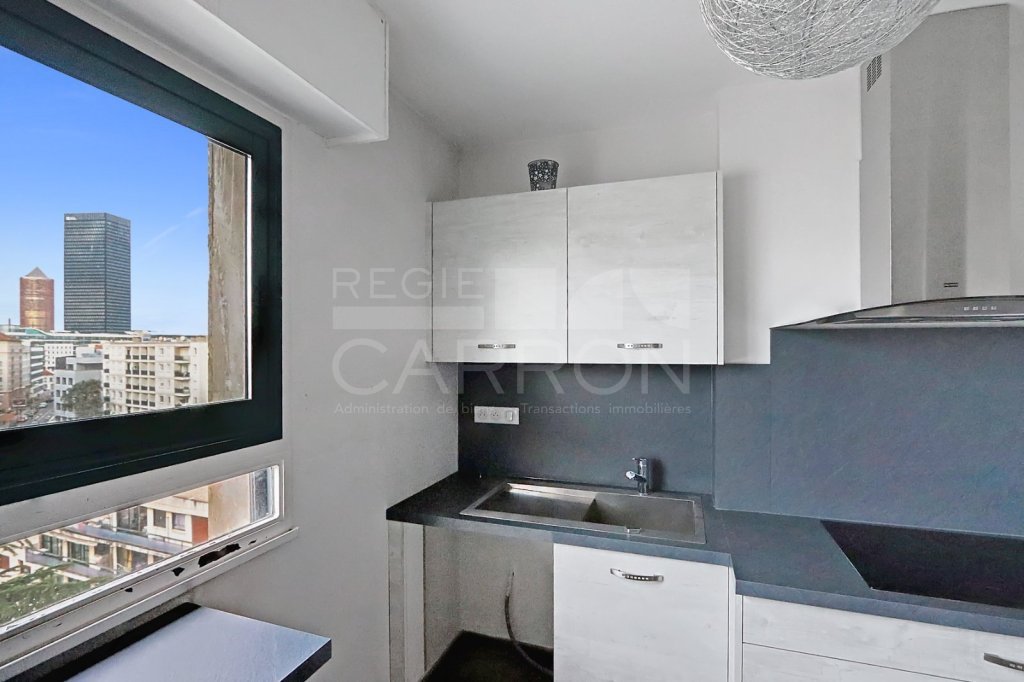 Appartement 3 pi�ces avec balcons - 2 chambres - LYON 3EME ARRONDISSEMENT - 62 m2 - VENDU