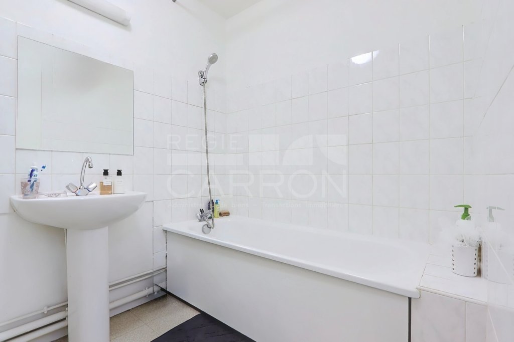 Appartement 3 pices avec balcon - 2 chambres - LYON 3EME ARRONDISSEMENT - 76 m2 - VENDU