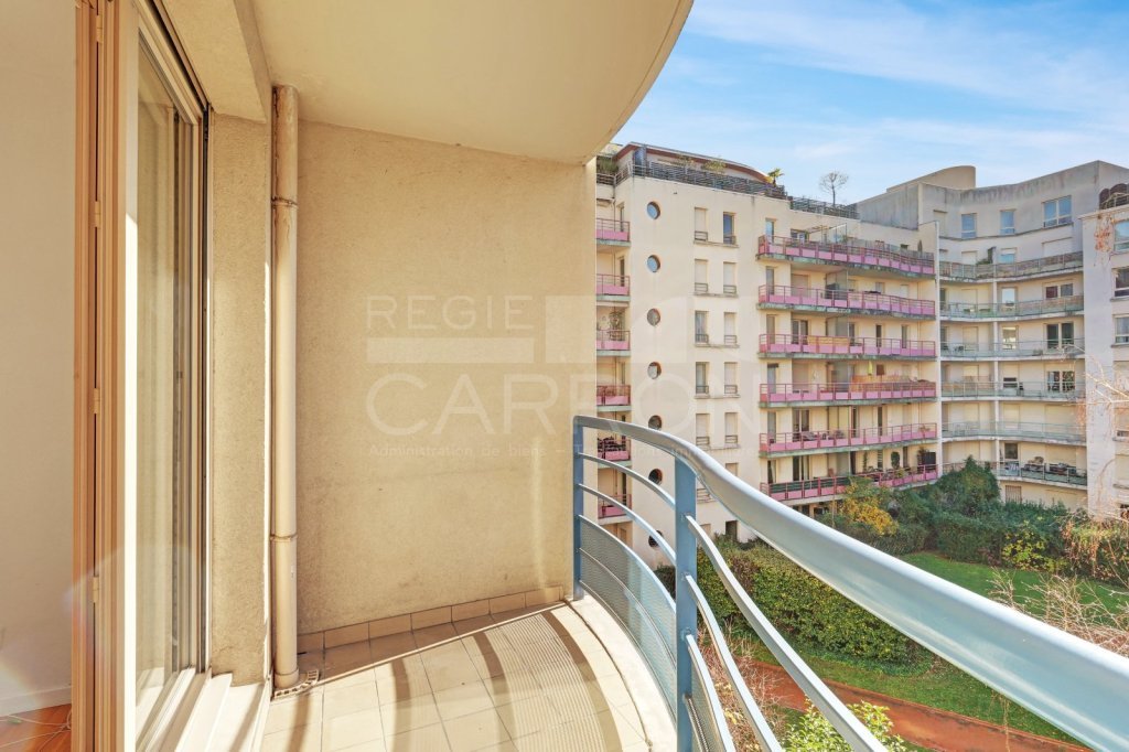 Appartement 3 pi�ces avec balcons - 2 chambres A VENDRE - LYON 3EME ARRONDISSEMENT - 80 m2 - 375�000�&euro;