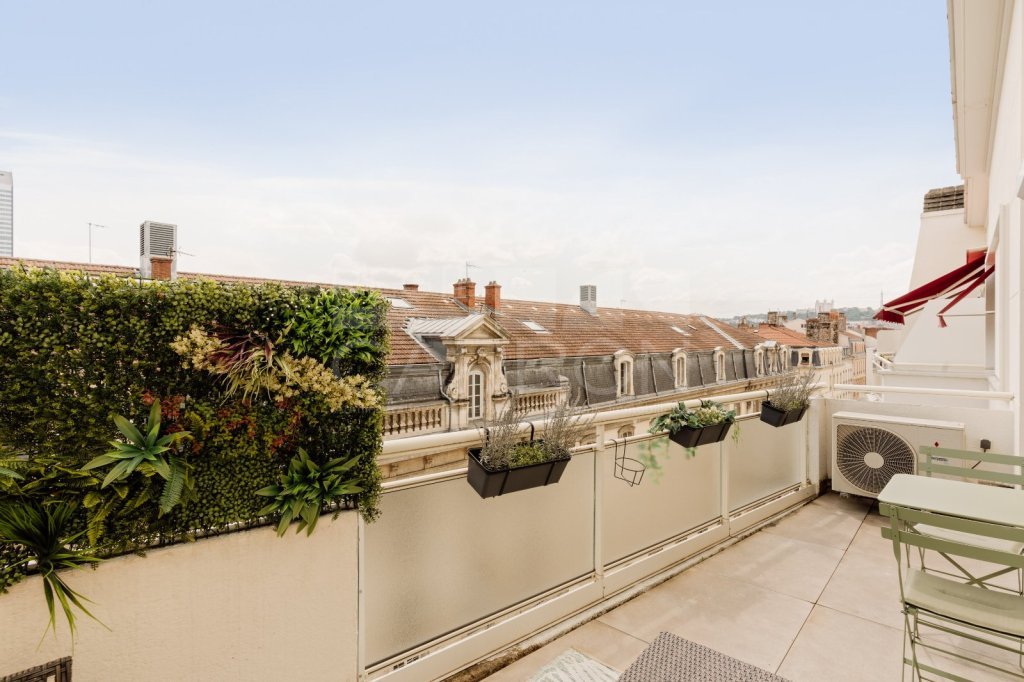 APPARTEMENT T3 A VENDRE - LYON 6EME ARRONDISSEMENT - 75 m2 - 655000€