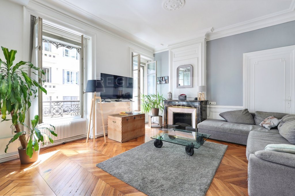 Appartement 3 pièces - 2 chambres A VENDRE - LYON 6EME ARRONDISSEMENT - 76.16 m2 - 445 000 &euro;