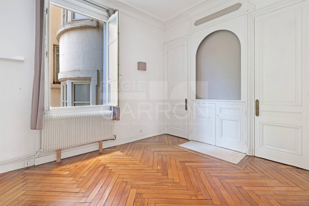 Appartement 3 pièces - 2 chambres A VENDRE - LYON 6EME ARRONDISSEMENT - 76.16 m2 - 410 000 &euro;