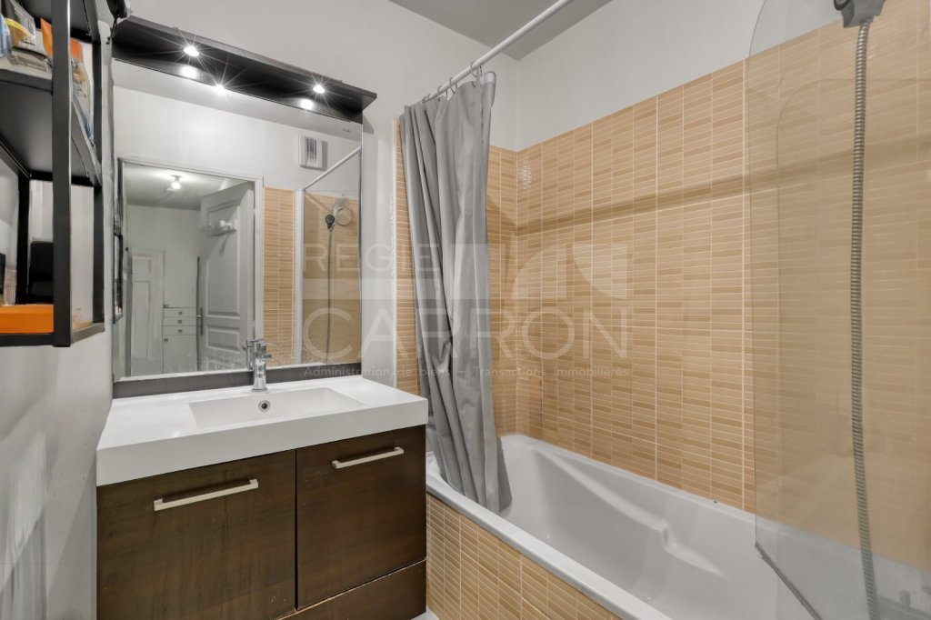 Appartement 3 pi�ces avec terrasse - 2 chambres A VENDRE - LYON 7EME ARRONDISSEMENT - 73 m2 - 325�000�&euro;