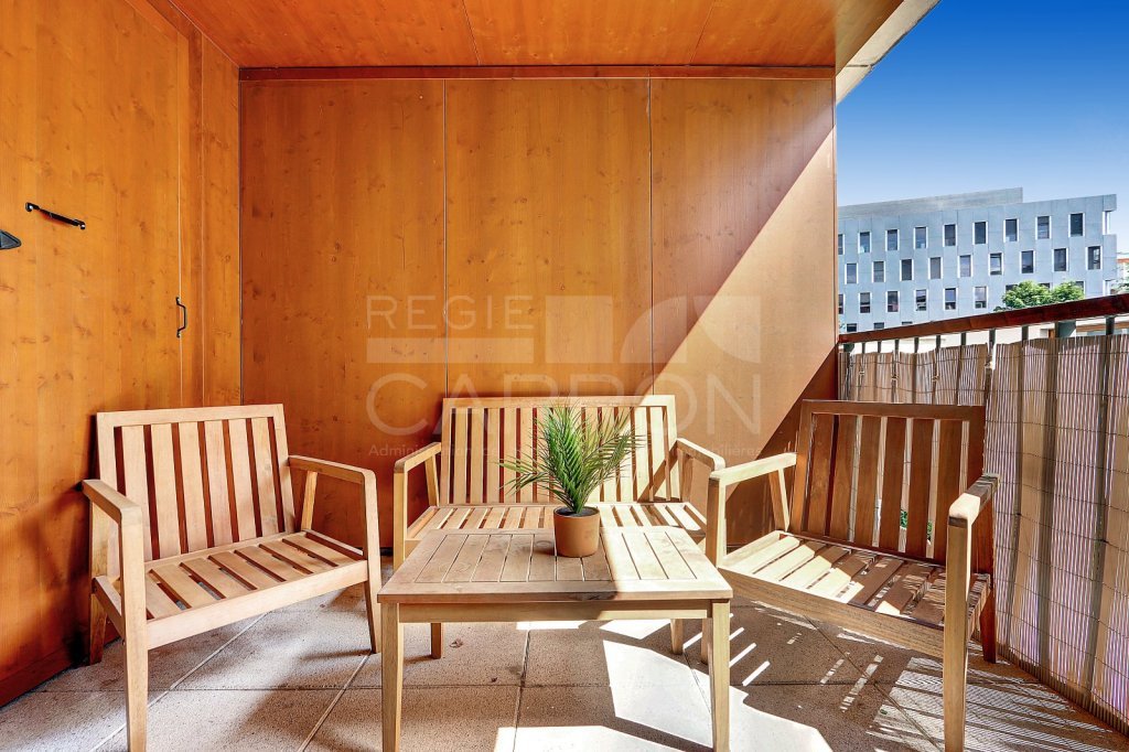 Appartement 3 pi�ces avec loggia - 2 chambres - LYON 8EME ARRONDISSEMENT - 71 m2 - VENDU