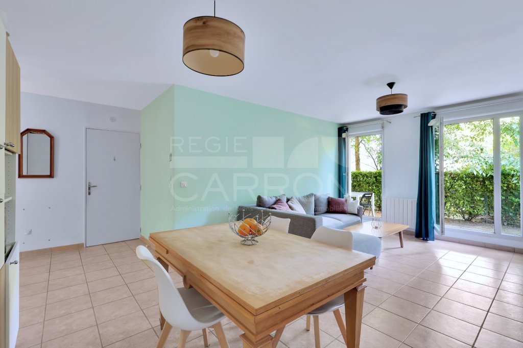 Appartement 3 pièces avec terrasse - 2 chambres A VENDRE - LYON 8EME ARRONDISSEMENT - 72 m2 - 295 000 &euro;