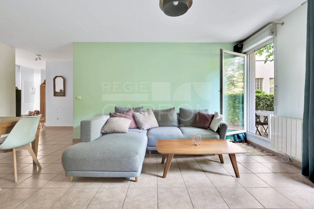 Appartement 3 pièces avec terrasse - 2 chambres A VENDRE - LYON 8EME ARRONDISSEMENT - 72 m2 - 295 000 &euro;