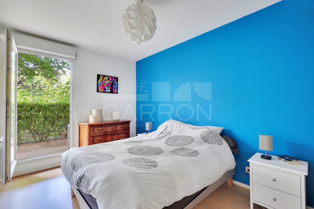 Appartement 3 pièces avec terrasse - 2 chambres A VENDRE - LYON 8EME ARRONDISSEMENT - 72 m2 - 295 000 &euro;